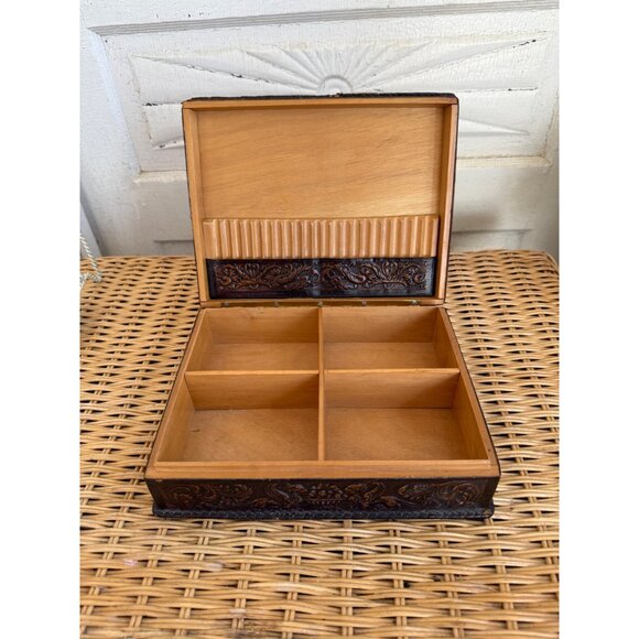 Vintage 60's Spanish Don Quixote Tooled Leather Cigarette Box - Picture 16 of 16